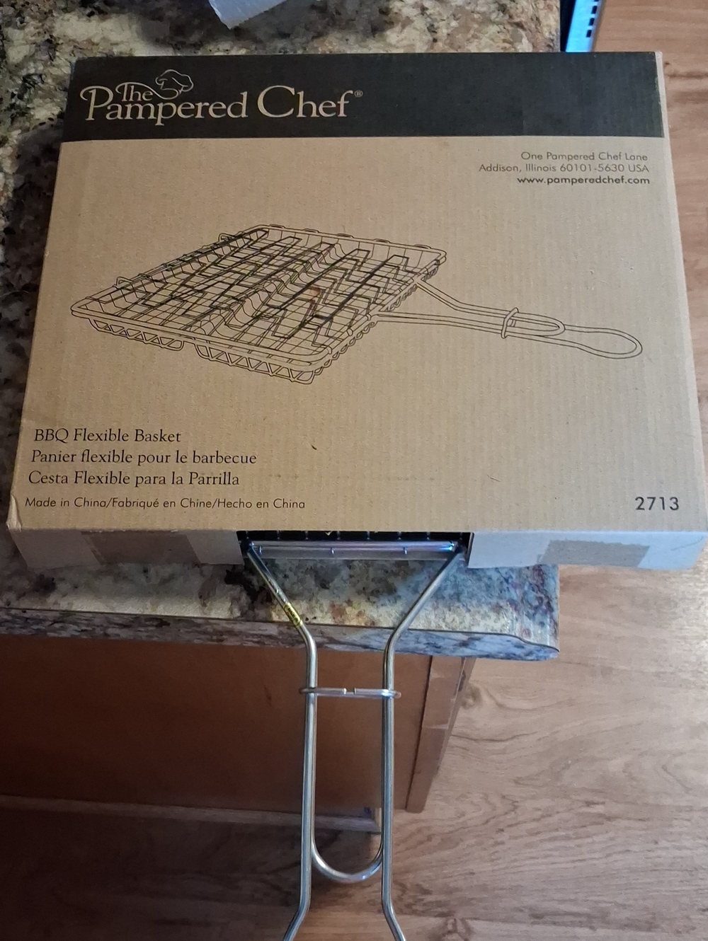 NWT!The Pampered Chef Silver BBQ Flexible Basket with Foldable Handle